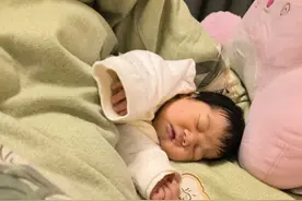 “吃奶粉”和“吃母乳”，会影响长肉？儿科医生说出实话图片