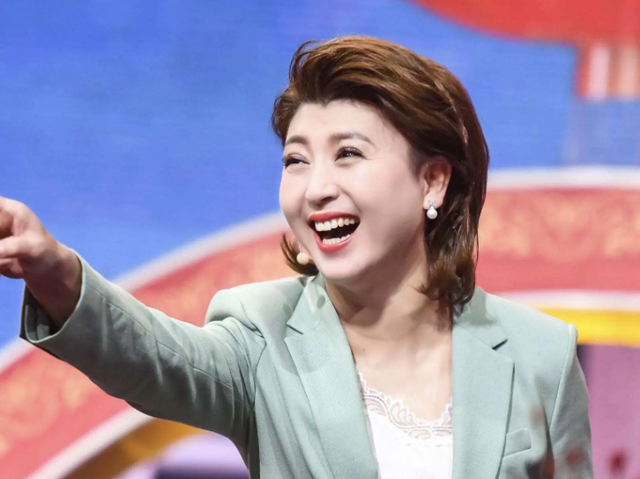 闫学晶丑闻再曝！一人已被拘留，婚变内幕被扒	，亲手拔父亲氧气管