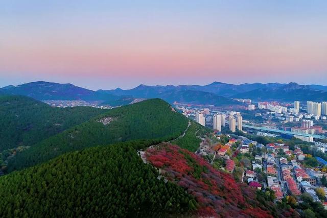 新华社聚焦+国家地理推荐！济南蝎子山“鸳鸯锅”秋景太惊艳了！