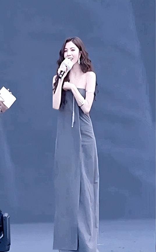 女明星也中招：女装三角区、紧礼服的尴尬谁懂？
