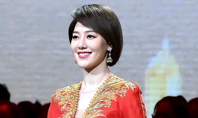 私生活混乱、被央视开除	、陪睡上位？王冠身上的标签究竟有多离谱