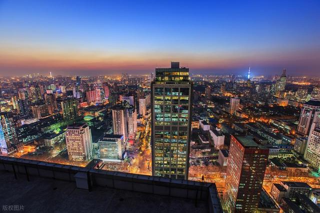 中国“最另类”省会：本省城市不待见，却与隔壁省亲如一家？