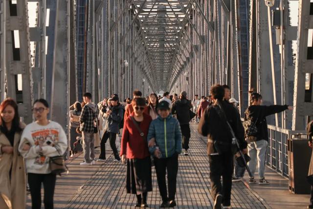 爆火影视剧都在哈铁老建筑取景？快来打卡猜剧名！