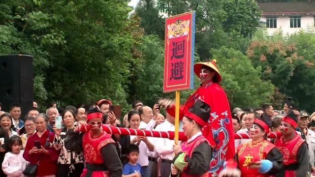 渠县：国家级非遗进景区 多彩假日畅享美好生活