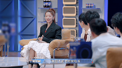 51岁主持人何炅近况：无妻无子、与保姆相伴，如今终于与自己和解