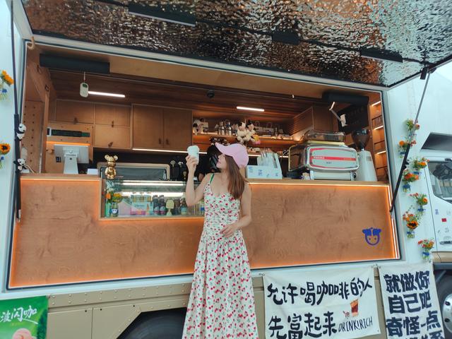 襄阳举办“鹿鸣邀约·银河之夜”七夕盛典 三地千人共度浪漫之夜