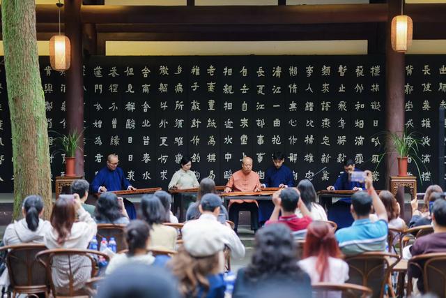 科技的“圆月”照亮千年诗意！在杜甫草堂与大唐双子星共度中秋