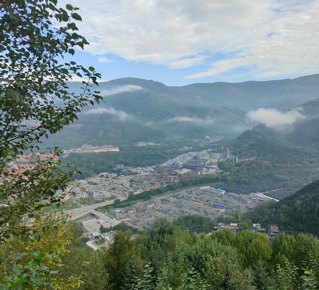 登五台山黛螺顶