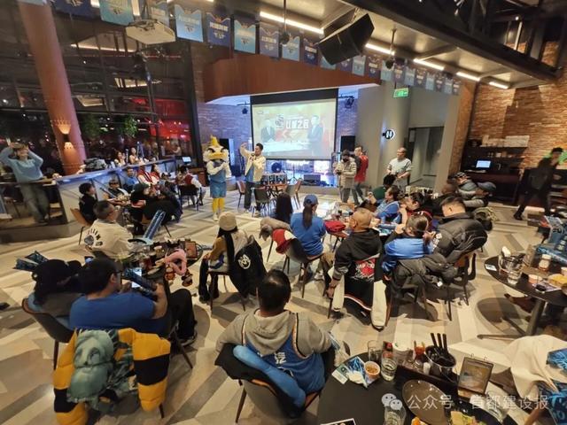 首钢园里“云”看北京男篮