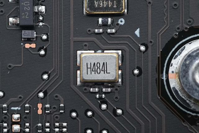 售价3999的大玩具说拆就拆！联想拯救者Legion Go S游戏掌机拆解