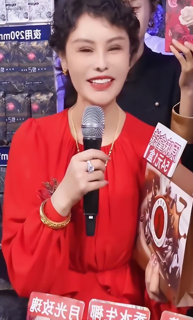 国家动真格了！封杀大批网红，原因全一致，网友：他们吃相太难看