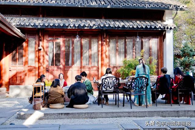 惊了！年末尾牙杭州老板们今年争相“包岛”开年会