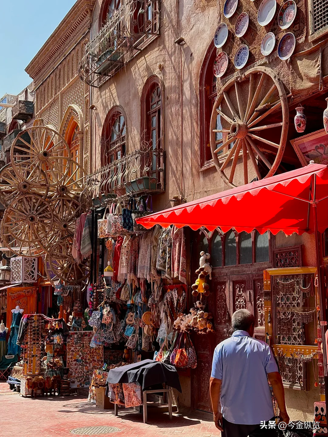 风沙与机遇并存！喀什，如何从地图边缘成功跃升“亚欧之心”?