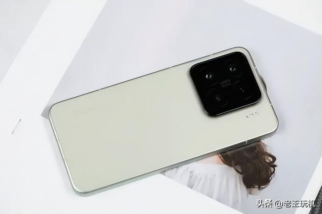 不到7天卖出100万台，16GB+1TB+5400mAh，如今跳水1450元加速退场