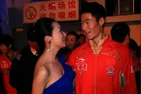 她是王励勤前女友，分手后3年内嫁2富豪，现已生娃，39岁魅力动人图片