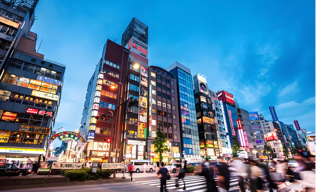 日本开始"内乱"，高市或将下台，日商界再提访华	，求中国网开一面