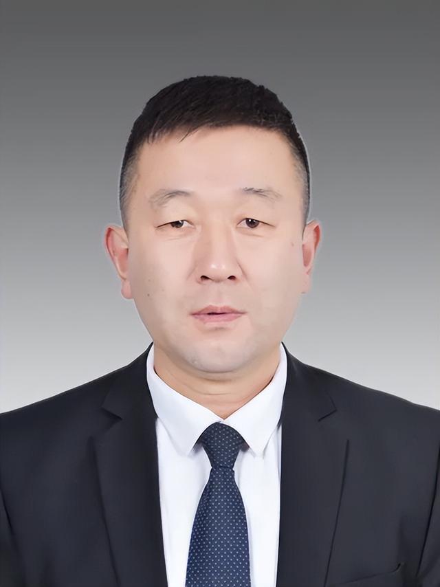 辽宁披露：渔船倾覆后，海洋与渔业局局长徐某	，不仅不组织救援，反而要求船主“不要报警求救”