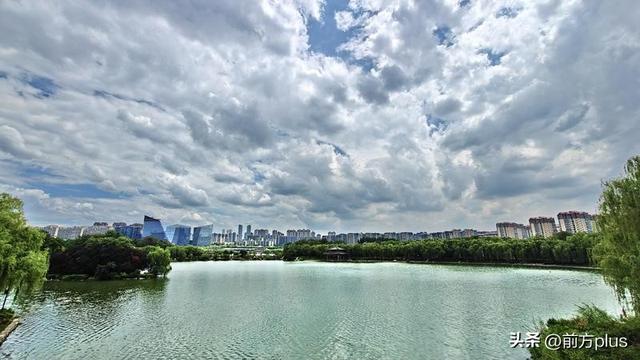 曲江水景美不胜收