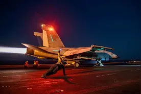 别再嘲笑印度拉胯了，美军数架F16和一架F35，差点被胡塞击落图片