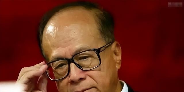 中美刚谈完，李嘉诚深夜发声明表态：港口交易绝不可能不合法规
