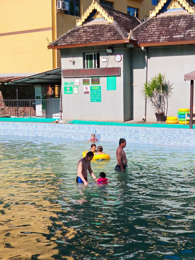 浴罢忘却尘途苦，无须深山寻仙泉——洗硫磺温泉感悟