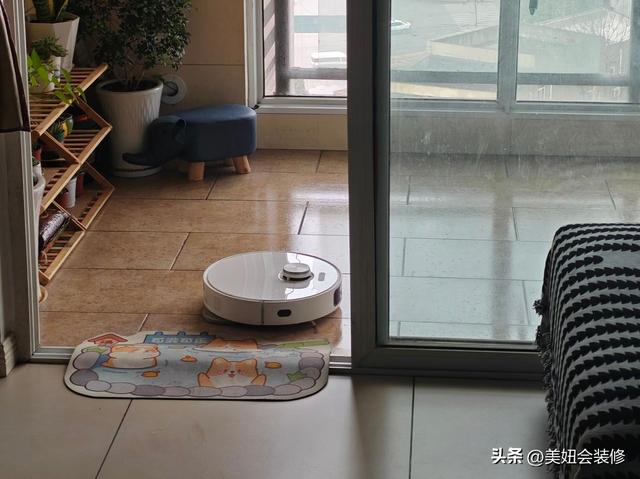 用了3年扫地机器人，踩了4个吐血坑！5条避坑经验，少花冤枉钱