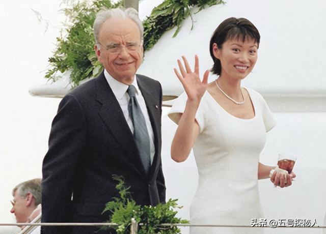 睡完首富睡总统！从厂妹到顶级名媛，捞金268亿的她，到底凭啥？