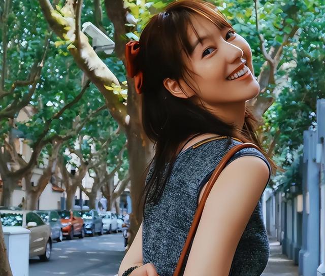 私生活混乱、被央视开除、陪睡上位？王冠身上的标签究竟有多离谱