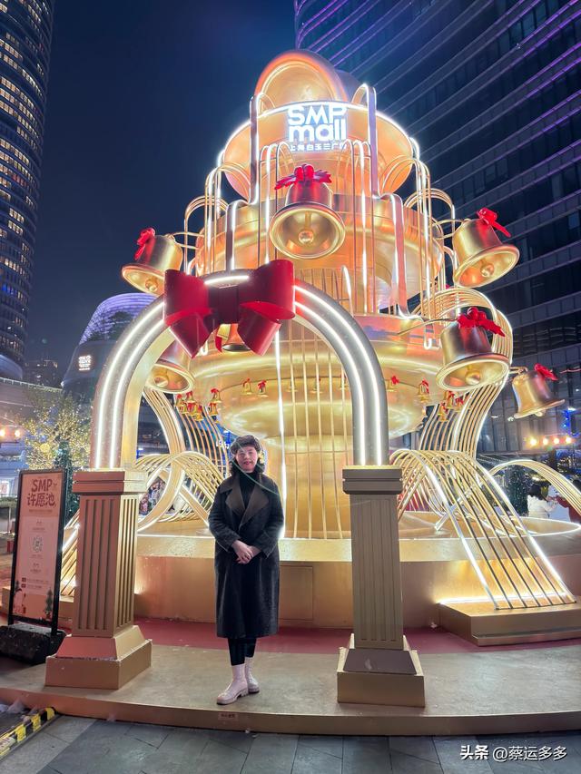 在北外滩，与圣诞和黄浦江撞个满怀