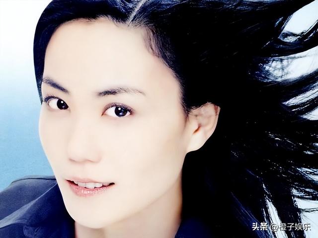 王菲和窦唯离婚26年，当初人人看好的一对，是怎么分开的？