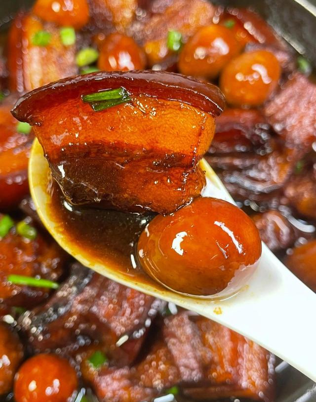 猪蹄这么做软糯入味解馋下饭，牙口不好的老人也吃得香，太过瘾了