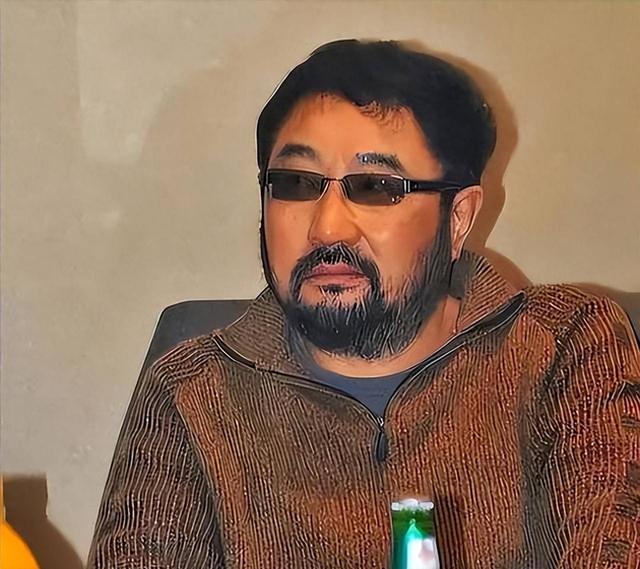 与潘虹和平离婚后，爱上小21岁的王小丫，今78岁的米家山后悔了吗