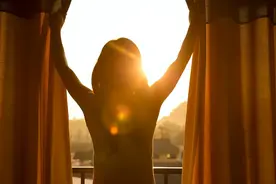 “冬季最佳作息时间表”火了，照着做真的养生吗？图片