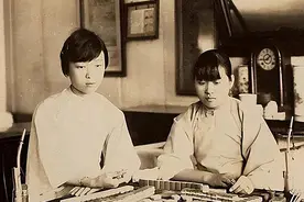 民国32年，逃难兄妹夜宿小旅馆财物被盗，表明身份后军警迅速破案图片