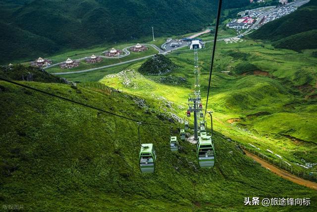 在贵州草原上 —— 白天看牛羊踩露水，傍晚泡免费野温泉，还有星河