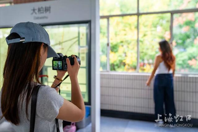 “最美地铁站”栾树秋景上线！