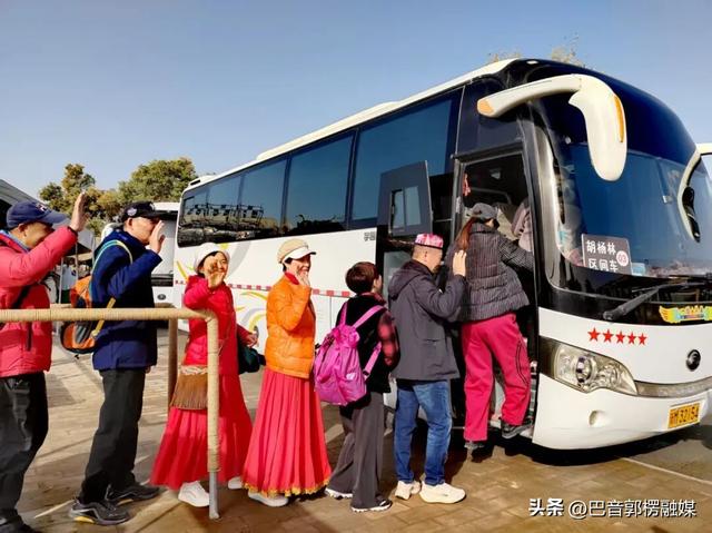 以胡杨为媒 促文旅融合 轮台第十届胡杨文化旅游系列活动燃爆金秋