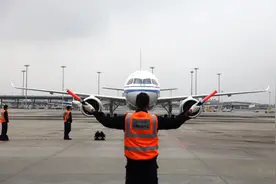 国内“三大航”C919飞机齐聚成都！执飞往返北上广图片