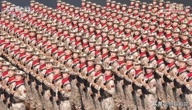 女民兵李思颖阅兵回家后仅半天，又官宣新身份！这才是该追的星