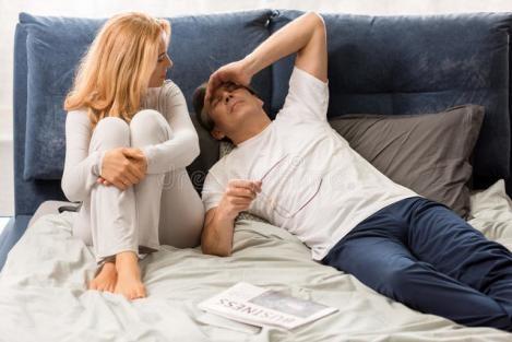 99年的网吧包厢，女同学突然凑过来，说：教我玩个刺激的游戏