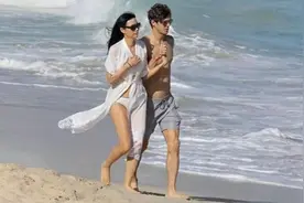 邓文迪有多彪悍？出轨英国首相，离婚6年，还能拿走前夫268个亿图片