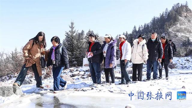 【组图】张掖肃南：初冬徒步健身强体魄