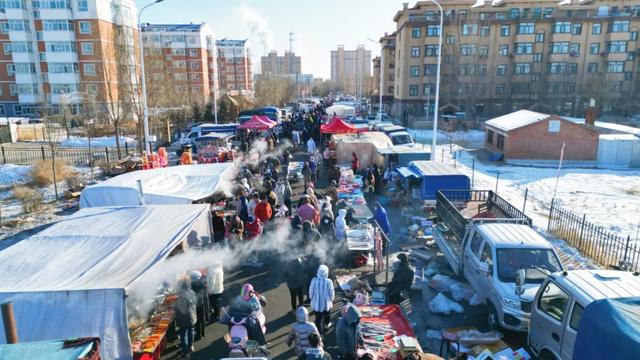 一定要来赶一次梅里斯大集！