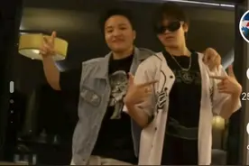 笑抽了，全红婵穿拖鞋跳广场舞，动作熟练，网友：绝对学过图片