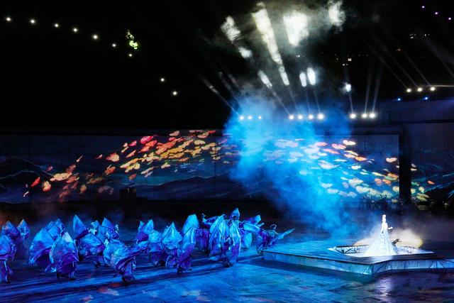 贵州雷山看一场歌舞，在《仰欧桑》中品味文化美学，遇见最美苗族