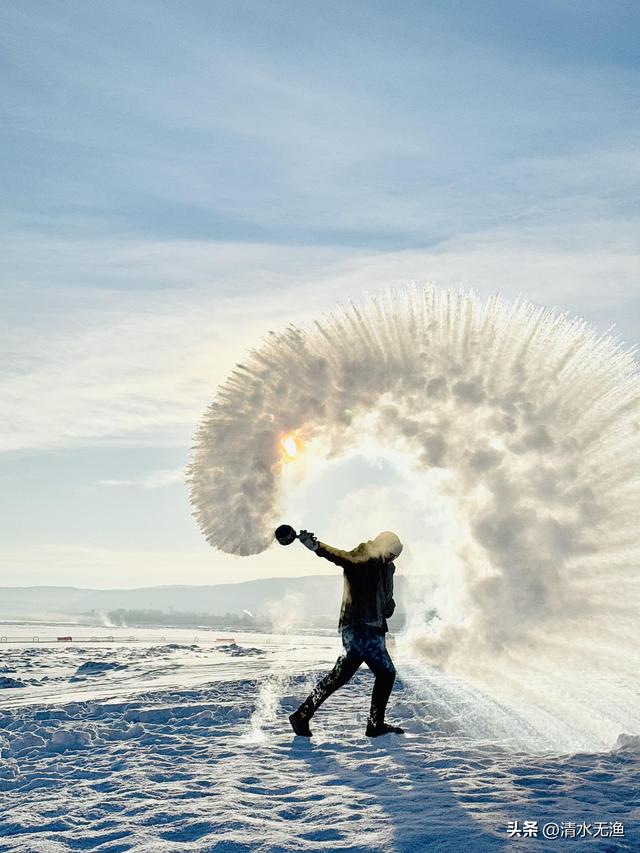 哈尔滨有趟慢火车直达漠河，1200公里17小时，被称为最美雪国列车