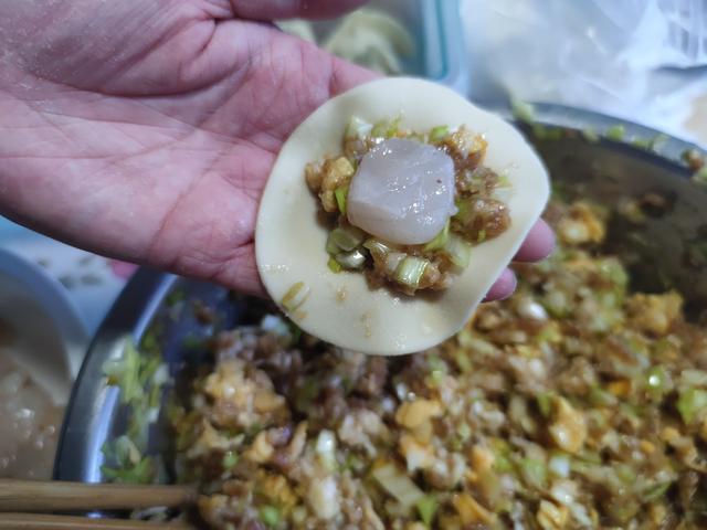 立冬吃饺子，建议大家：少吃白菜芹菜，多吃4样，应季营养补嘴空