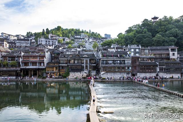 湖南湘西古城苗寨景观