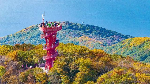 吉林市丰满东山：山间彩卷入画来