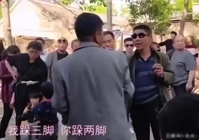 “大衣哥”被网暴案判了，女子剪辑数百条侮辱视频，下场大快人心